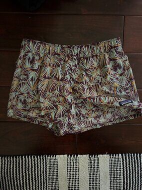 Like new Patagonia Baggies XS